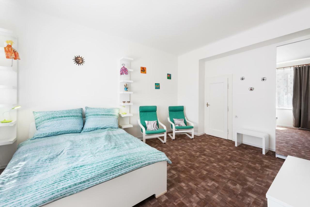 Family Apartment Hortensia Прага Экстерьер фото