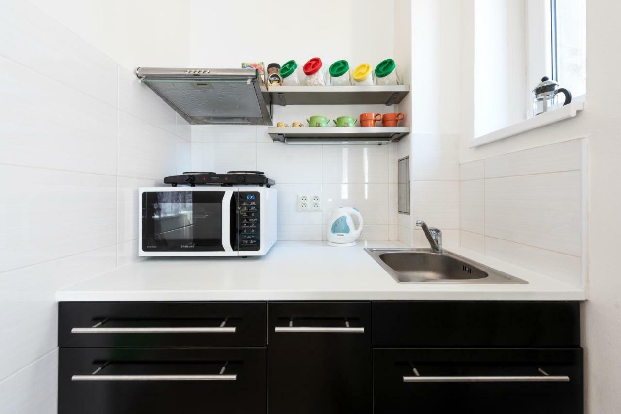 Family Apartment Hortensia Прага Экстерьер фото